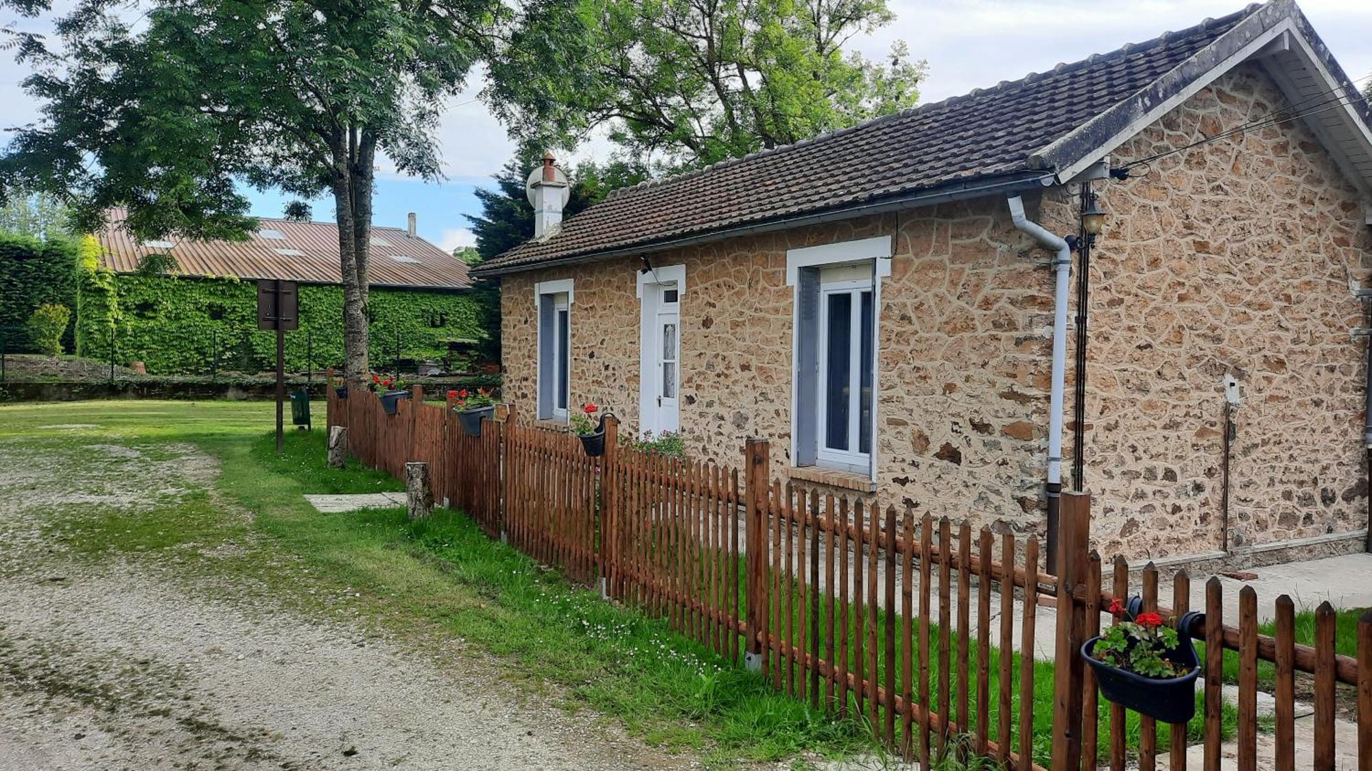 Gite Du Chateau De Chambonnieres Le Plessis-Feu-Aussoux Екстериор снимка